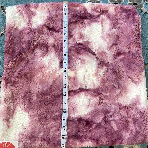 Sew sweet minky designs fur cushion cover - Picture 7 of 8